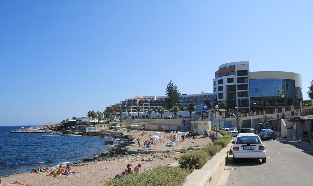 Seafront Apartment Blue Water St. Paul's Bay Exterior photo
