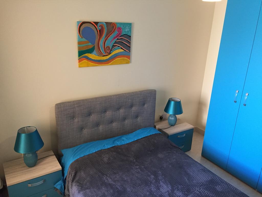 Seafront Apartment Blue Water St. Paul's Bay Exterior photo