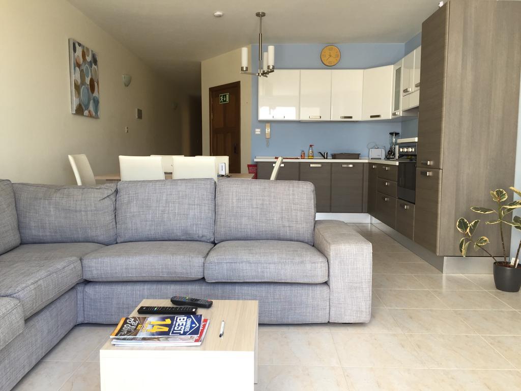 Seafront Apartment Blue Water St. Paul's Bay Exterior photo