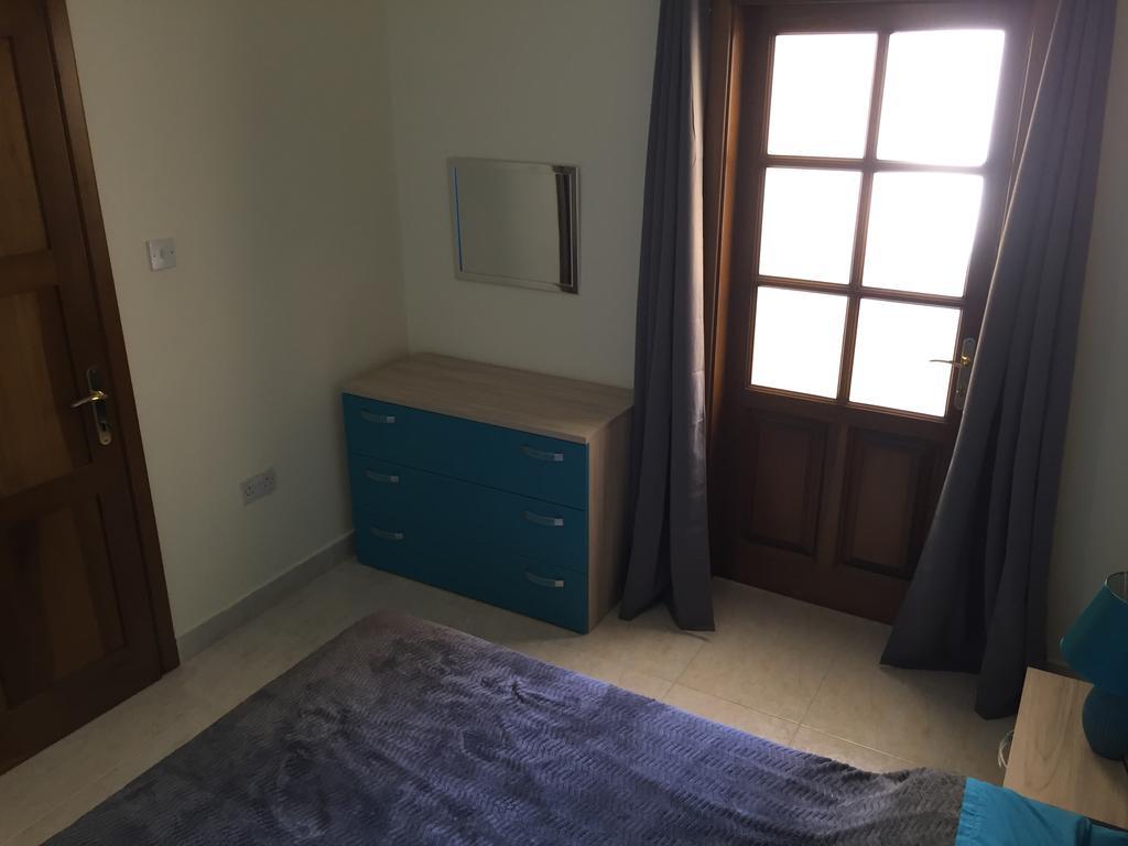 Seafront Apartment Blue Water St. Paul's Bay Exterior photo